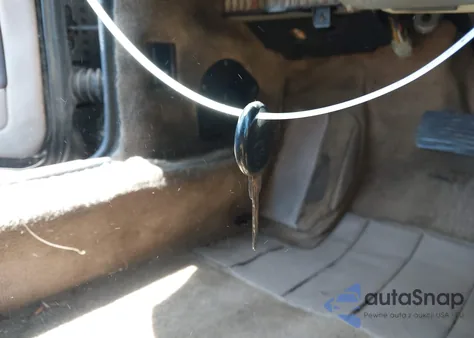 1984 Porsche 944 z USA, uszkodzony, nr VIN WP0AA0947EN459060